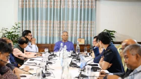 শুল্ক ইস্যুতে মার্কিন প্রশাসনের সঙ্গে প্রধান উপদেষ্টা নিজেই কথা বলবেন