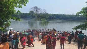 দুর্গাসাগরে অষ্টমী স্নান উৎসবে ভিড়
