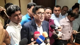 বাড়তি শুল্ক প্রত্যাহারে ডোনাল্ড ট্রাম্পকে চিঠি দেবেন ড. ইউনূস