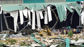 করতোয়া নদী মুক্ত করনে টিএমএসএস'র অবৈধ স্থাপনা উচ্ছেদ