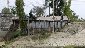 কুড়িগ্রামে সংযোগ রাস্তার অভাবে অযোগ্য কোটি টাকার ব্রিজ