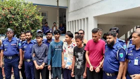 সিকিউরিটি গার্ডকে মারতে এসে আইনজীবীকে খুন