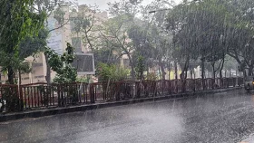 ধূলিঝড়ের পর রাজধানীতে নামল স্বস্তির বৃষ্টি