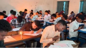 মোমবাতির আলোয় এসএসসি পরীক্ষা দিল ৬৫০ শিক্ষার্থী