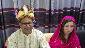 ২৪ বছরের বিচ্ছেদের পর স্বামীর কাছে ফিরলেন ডেনমার্কের নারী