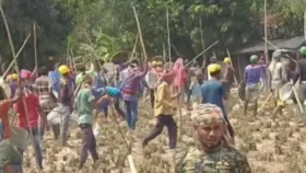 শাহজাদপুরে খাস জমি দখল নিয়ে সংঘর্ষে নিহত ১