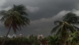 আজ নোয়াখালী-চট্টগ্রামে ৬০ কিমি বেগে ঝড়বৃষ্টি হতে পারে