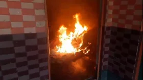 টাঙ্গাইলে মানববন্ধন শেষে আসামির বাড়িতে অগ্নিসংযোগ