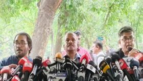 যে যাই বলুক, নির্বাচন জুনের পরে যাবে না: আইন উপদেষ্টা