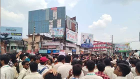 দাবি আদায় না হওয়া পর্যন্ত রাজপথে থাকব: ব্লকেড কর্মসূচিতে শিক্ষার্থীরা