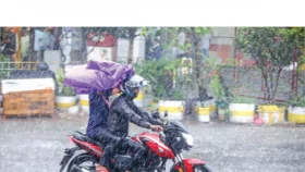 বৃষ্টিতে স্বস্তি বজ্রে বিষাদ