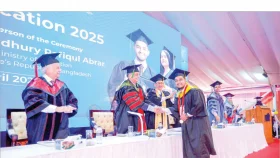 ইস্ট ওয়েস্ট বিশ্ববিদ্যালয়ের সমাবর্তন পালিত