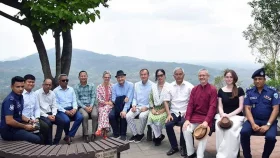 পার্বত্য উপদেষ্টার সঙ্গে ইইউ রাষ্ট্রদূতসহ চার বিদেশি প্রতিনিধির সাক্ষাৎ