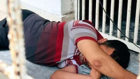 মাছ কাটা নিয়ে দ্বন্দ্বে স্ত্রীকে খুন, থানায় হাজির স্বামী
