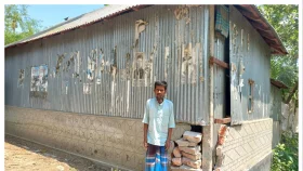 মাথা গোঁজার ঠাঁই হারাতে বসেছেন প্রতিবন্ধী&nbsp;