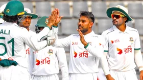 ৮২ রানের লিড জিম্বাবুয়ের, মিরাজের পাঁচ