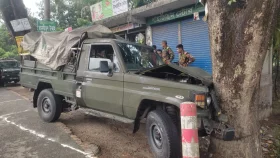 সাতক্ষীরায় সড়ক দুর্ঘটনায় ৫ সেনাসদস্য আহত