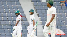 হাতে ৬ উইকেট আর ১১২ রানের লিড বাংলাদেশের