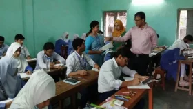 সাভারে ৭ শিক্ষক বহিষ্কার, দায়িত্ব হারালেন কেন্দ্র সচিব