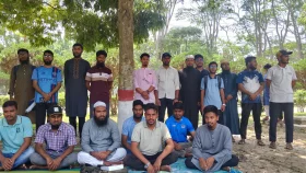 কুয়েট শিক্ষার্থীদের সংহতি জানিয়ে অনশনে ইবি শিক্ষার্থীরা