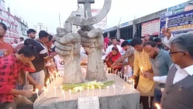 সাভারে রানা প্লাজায় নিহতদের স্মরণে মোমবাতি প্রজ্বালন