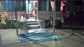 নোয়াখালীতে স্ত্রীর মৃত্যু, স্বামী হাসপাতালে