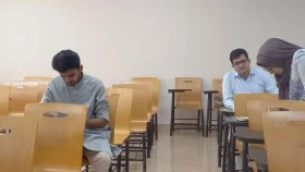 নর্থ সাউথে ভর্তি পরীক্ষায় অংশ নিলেন আসিফ মাহমুদ