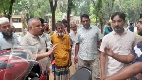 তেঁতুলিয়ায় কৃষি অফিসের অনিয়ম নিয়ে সংবাদ করার জেরে সাংবাদিক লাঞ্ছিত