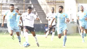 ১০ জন নিয়ে আবাহনীর সঙ্গে ড্র করলো মোহামেডান