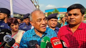 আড়িয়াল বিলে মাটি কাটা বন্ধে বসবে চেকপোস্ট : স্বরাষ্ট্র উপদেষ্টা