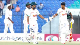 হাতে ৩ উইকেট আর ৬৪ রানের লিড বাংলাদেশের