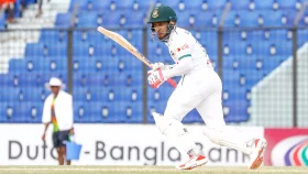 হাতে ৩ উইকেট আর ৬৪ রানের লিড বাংলাদেশের