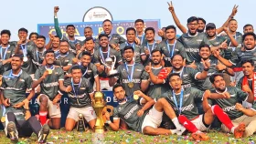 ১০ জনের বসুন্ধরাই আবাহনীকে হারিয়ে জিতলো ফেডারেশন কাপ