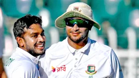 সাকিবের যে কীর্তির পাশে মিরাজ 
