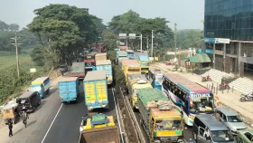 ৩৫ কিলোমিটার যানজটে ভোগান্তি চরমে