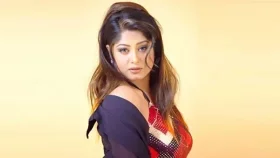 অভিনয় থেকে বিদায় নিচ্ছেন মৌসুমী!