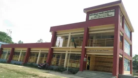 এক স্কুলে সকল শিক্ষক হিন্দু শিক্ষার্থীরা মুসলিম 