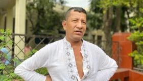 আ. লীগ নেতাকে গণধোলাই দিয়ে পুলিশে সোর্পদ