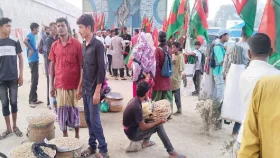 বিমানবন্দর এলাকায় ভাসমান হকারদের হিড়িক