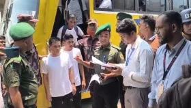 বিমানে স্বদেশ ফিরলেন মিয়ানমার সেনা ও বিজিপি সদস্যসহ ৪০ নাগরিক