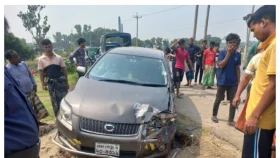 মনোহরদীতে প্রাইভেট কার-সিএনজির মুখোমুখি সংঘর্ষ, নিহত ১