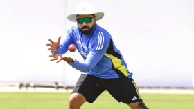 সাংবাদিক ও ধারাভাষ্যকারদের ধুয়ে দিলেন রোহিত