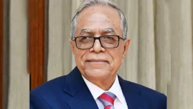 গভীর রাতে দেশ ছাড়েন সাবেক রাষ্ট্রপতি