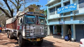 হিলি স্থলবন্দরে স্বাভাবিক আমদানি-রপ্তানি