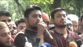 আ. লীগ নিষিদ্ধের ঘোষণা না নিয়ে বাসায় যাব না: হাসনাত আবদুল্লাহ
