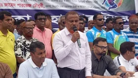 ফুটবল শুধু খেলা নয়, এটা আমাদের রাজনীতির অংশ: মোস্তফা জামান