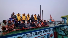 পদ্মা নদীতে অবৈধভাবে মাটি কাটার অভিযোগে আটক ১৮&nbsp;