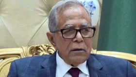 মধ্যরাতে দেশে ফিরেছেন সাবেক রাষ্ট্রপতি আবদুল হামিদ