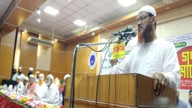 আ.লীগ নিষিদ্ধে একটি দল ইনিয়ে বিনিয়ে কথা বলছে: চরমোনাই পীর