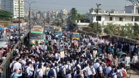 রাস্তা অবরোধ করে যান চলাচলে প্রতিবন্ধকতা সৃষ্টি না করার অনুরোধ